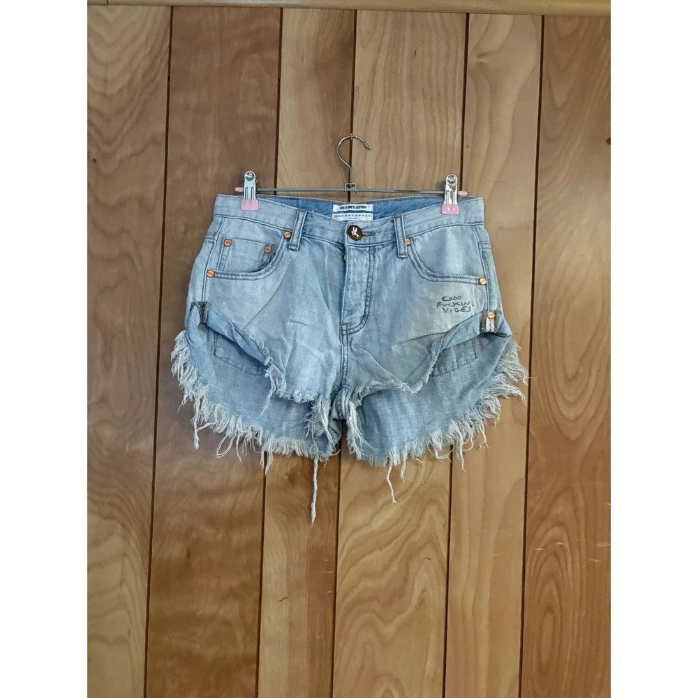 One Teaspoon Bandits Denim Shorts Light Wash Distressed Frayed 22 Good Vibes